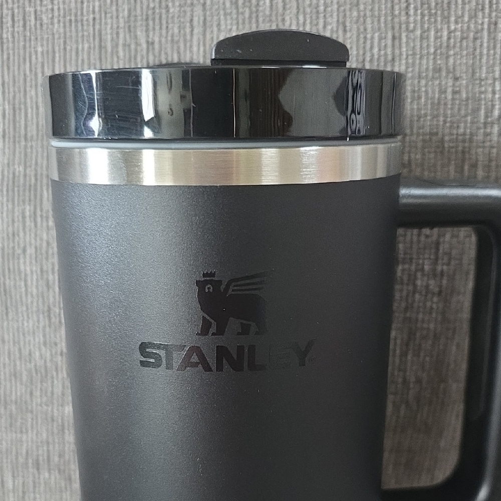 Stanley Matte Black On Black Quencher H2.0 Tumbler, 40oz., New In Box - Picture 5 of 11